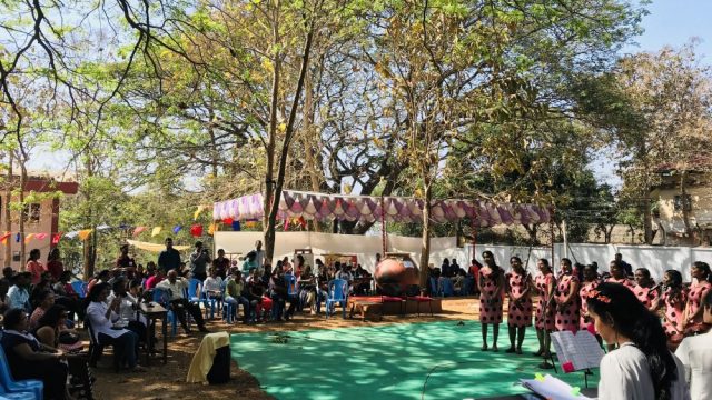 Students celebrate Goa’s Aboli flower
