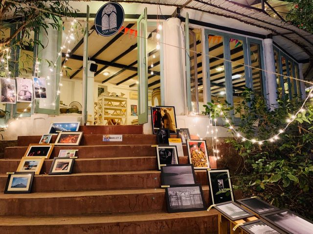 Locals celebrate art