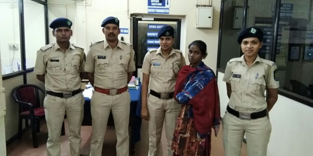 Woman balloon vendor held with drugs worth Rs 50,000